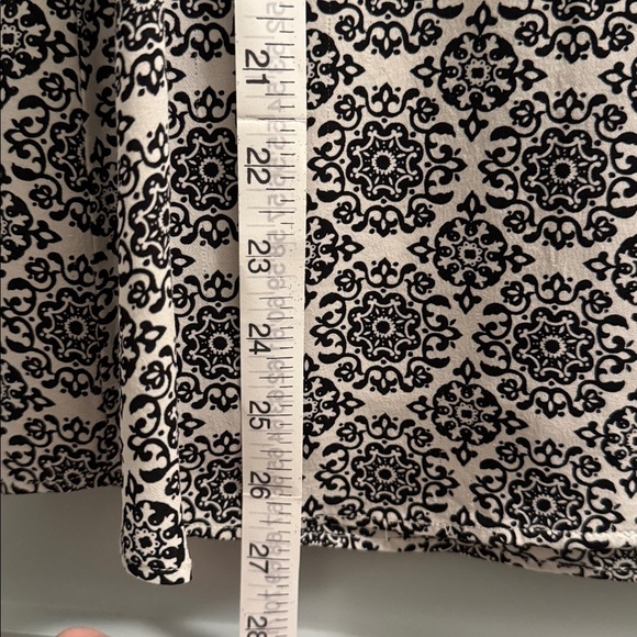 Theory Sleeveless Printed Blouse – Black & White, Size S - Picture 6 of 7